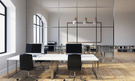 Transparenter Raumteiler im Büro Akustik-Raumteiler geben Ruhe